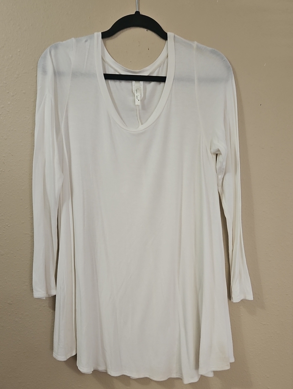Classic White Long Sleeve Scoop Neck Tunic Top